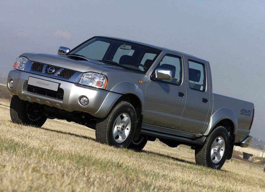  Nissan Navara Pickup Crew Cab 2001 года  (фото 4 из 11)